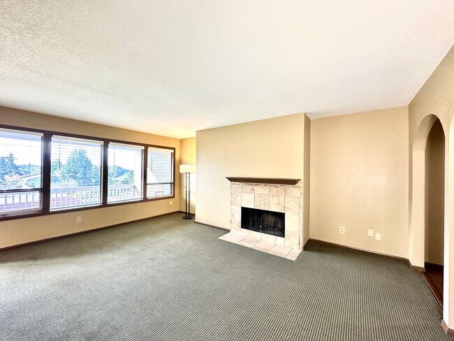 Building Photo - 2bd/2ba Kirkland Condo