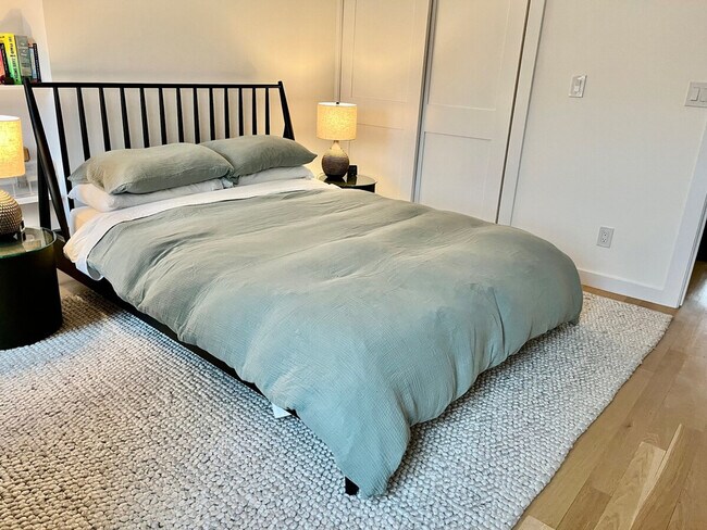 Building Photo - 316 Degraw St