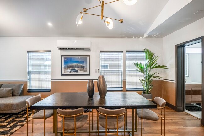 Building Photo - 5512 Texas St