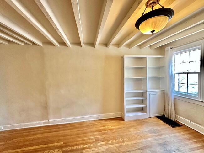 Building Photo - Glamorous Georgetown 2 Bedroom 1 Bath Historic Row Home with Patio -East Village