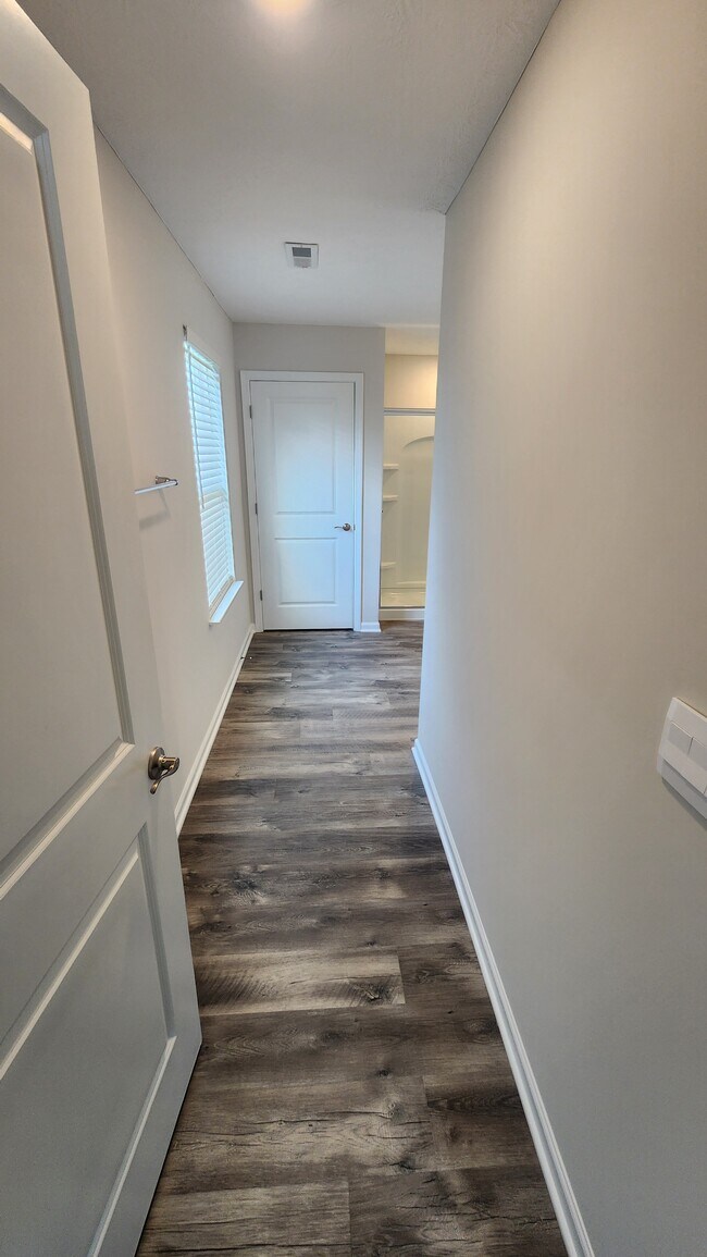 Building Photo - 61 Snapdragon Dr