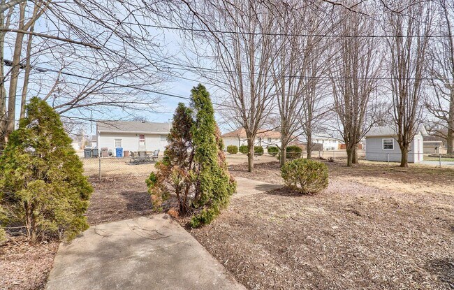 Building Photo - 255 Florisota Dr