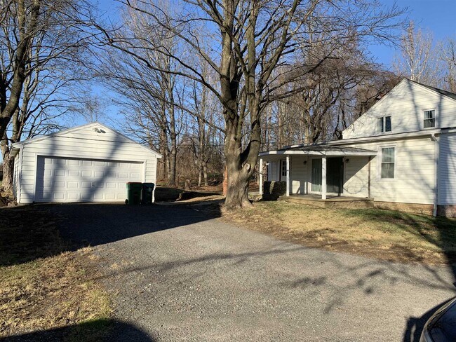 Building Photo - 63 Green Haven Rd