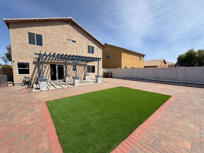 Building Photo - 3907 E Pinto Valley Rd