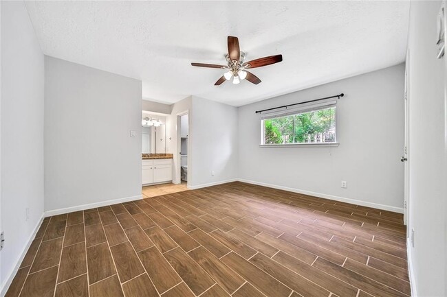 Building Photo - 259 Spring Pines Dr