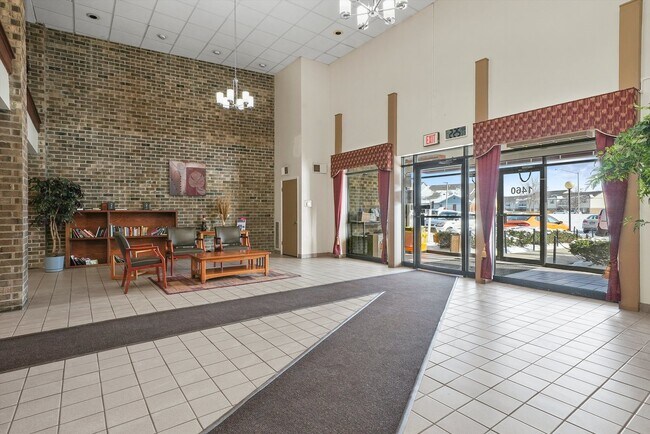 Building Photo - 1460 Fairlane Dr