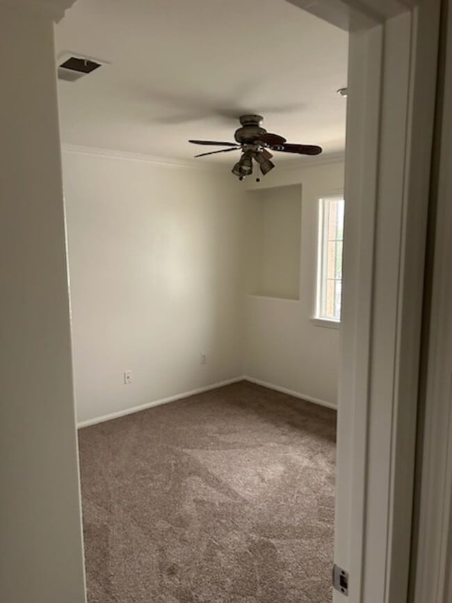 Building Photo - 4BD/2.5BATH FAMILY HOME-$4100 PER MO.