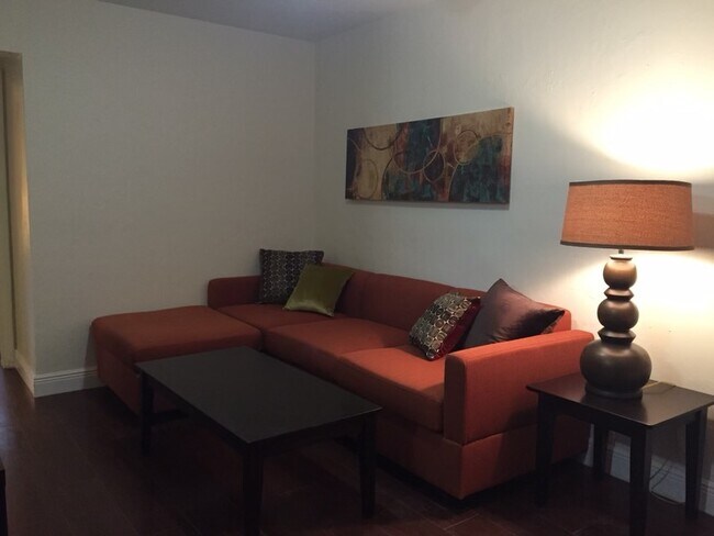 Building Photo - 3270 W Trade Ave