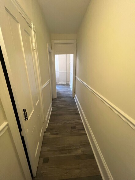 Building Photo - 27 S Locust St