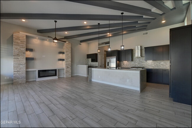 Building Photo - 12333 Desert Wolf Ave