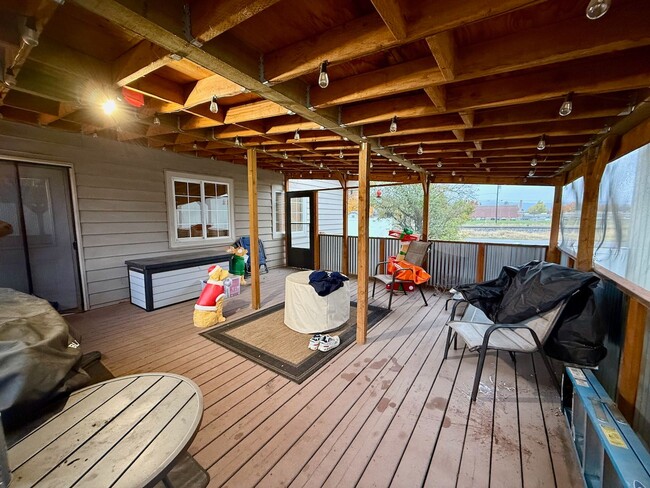 Building Photo - Updated 3 Bed 2 Bath Spokane Valley Home +...