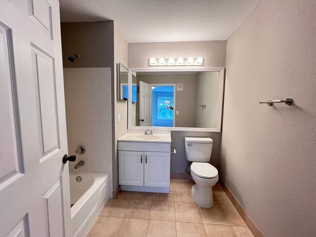 Building Photo - Condo for rent on SANDLAKE PRIVATE RESIDENCES