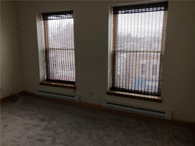 Building Photo - 287 Gregory St
