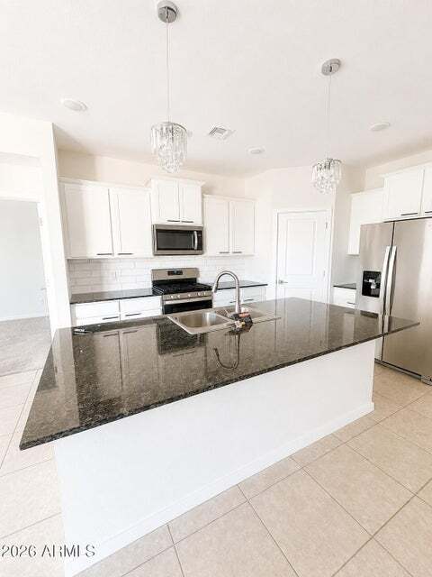 Building Photo - 40492 W Jenna Ln