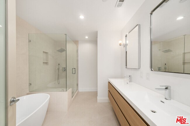 Building Photo - 200 N Swall Dr