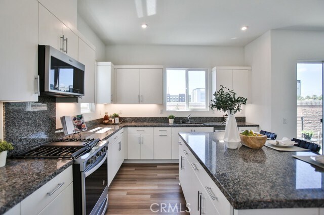 Building Photo - 1703 W Cara Dr