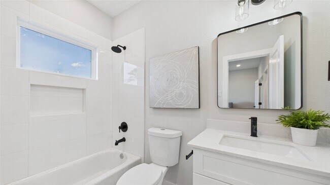 Building Photo - 5027 Golden Forest Dr