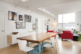 Building Photo - Luxury U St Condo | 2 Bed + Den | 2 Bath | 1,350 Sf | Large Balcony | 1 Garage Parking Space
