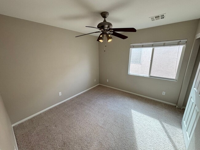 Building Photo - Beautiful two-story home with 4 BED / 2.5 BATH w Loft located in Henderson Nevada!