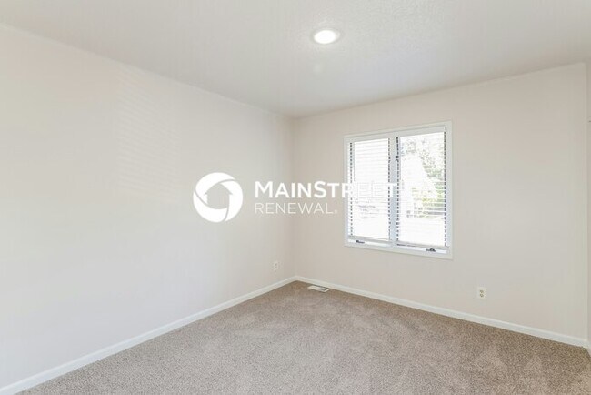 Building Photo - 3 Bedroom Pet-Friendly Home in LEAVENWORTH...