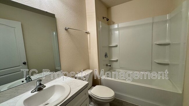 Building Photo - 124 Pasadena Dr