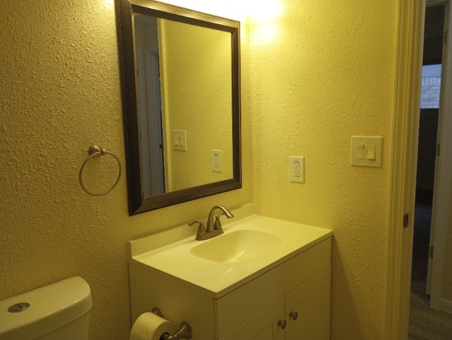 Building Photo - 719 Stansel Dr