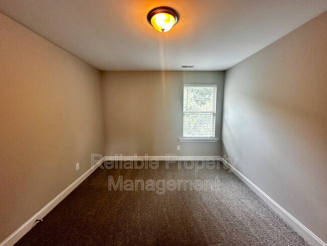 Building Photo - 282 Flowers Crest Way