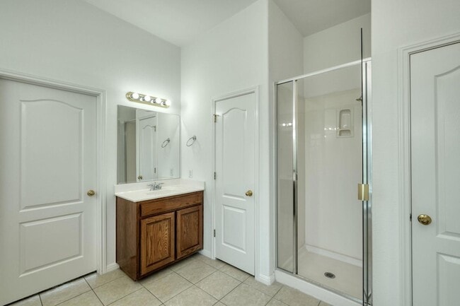 Building Photo - 2403 Vestavia Ridge Ln