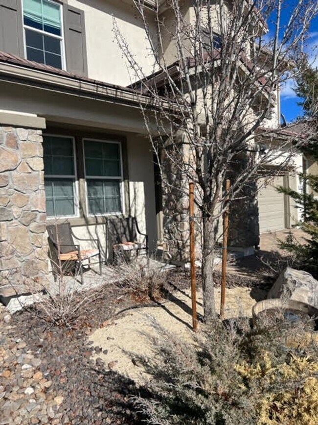 Building Photo - Newer Home within Red Hawk Golf Community!