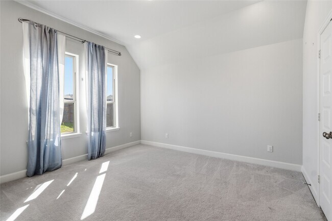 Building Photo - 29427 Mesquite Oaks Dr