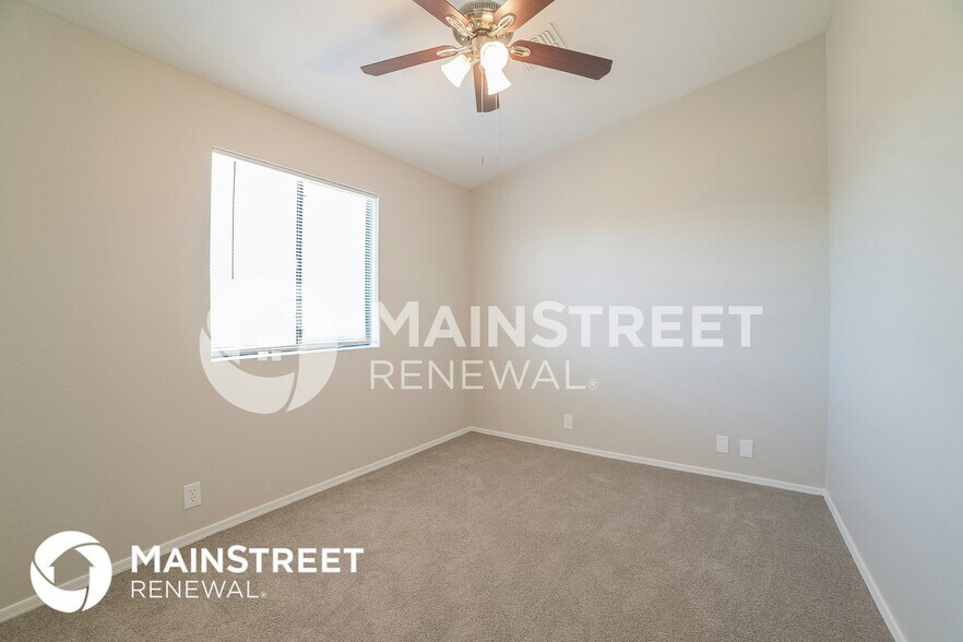 Building Photo - 5212 N 73rd Ln