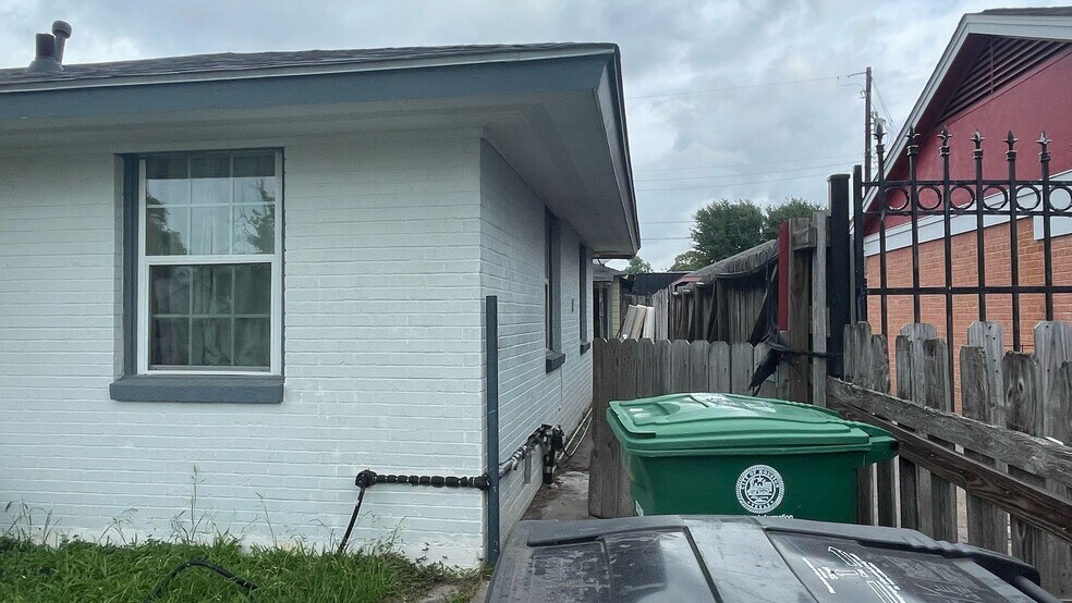 Building Photo - 122 Red Ripple Rd