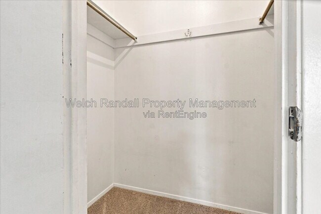 Building Photo - 5511 S Willow Ln