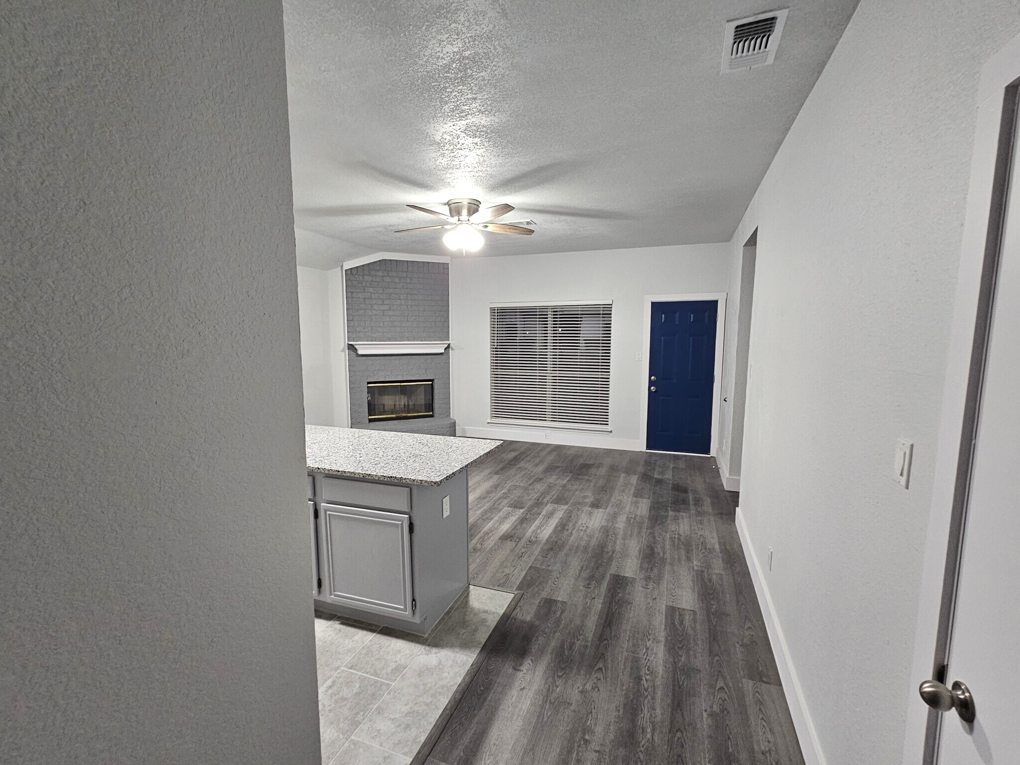 Building Photo - 919 Crestwood Dr
