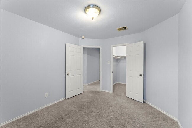 Building Photo - 11745 Logan Ridge Dr