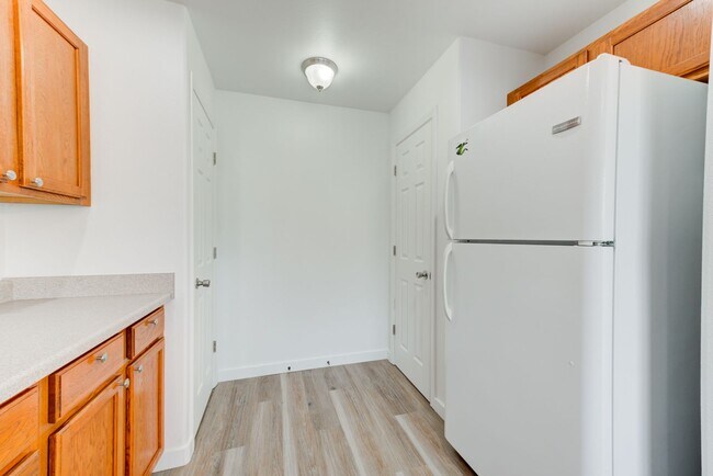 Building Photo - 3 Bed 2 Bath Unit Available in Bozeman!
