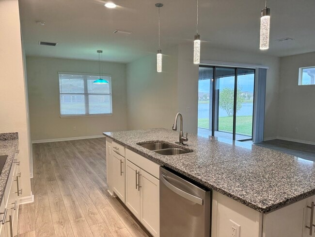 Building Photo - 5110 Levana St