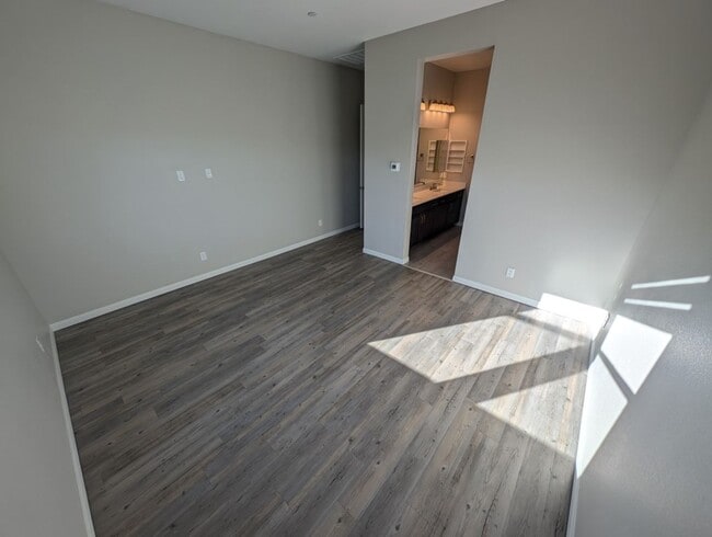 Building Photo - 11531 Great Bahama Way