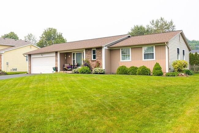 Building Photo - Amazing 3 Bedroom and 2 Full Bath Home For Rent in Greece Available April 1st.