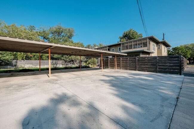 Building Photo - Renovated 1/1 Mid-Century Gem in Historic Monte Vista