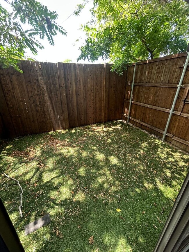 Building Photo - 7414 Fair Oaks Ave