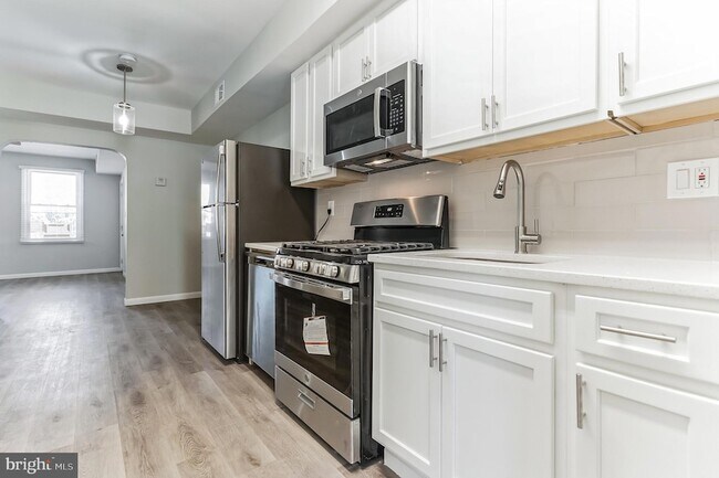 Building Photo - 1223 Simms Pl NE