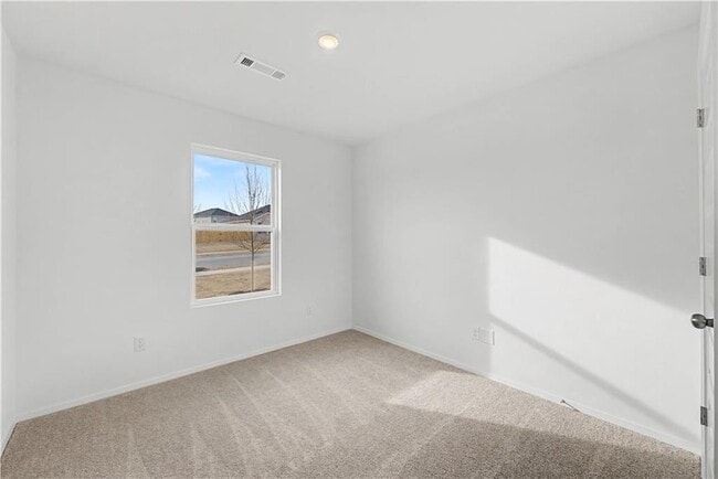 Building Photo - 6607 SW Devotion Ave