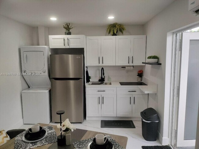 Building Photo - 1130 NE 201st Terrace