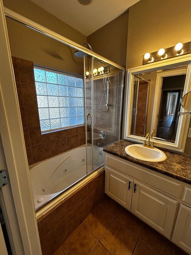 Building Photo - Fayetteville Home in Salem Village Subdivision!