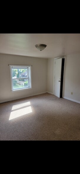 bedroom - 112 Underwood Ave