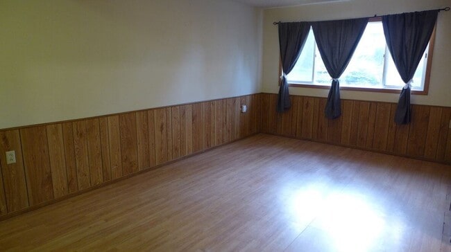 Building Photo - 1175 Lindale Dr