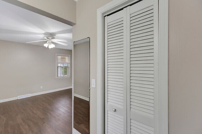 Building Photo - Charming 4-Bedroom, 2-Bath Brick Home with...