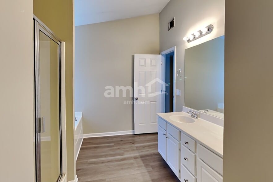 Building Photo - 5235 Fieldgate Ridge Dr