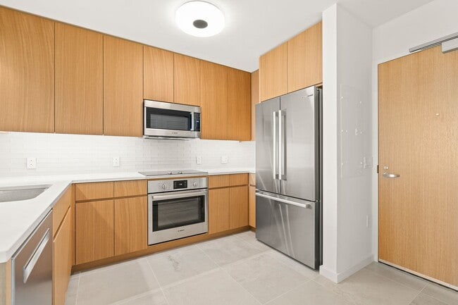 Building Photo - Furnished 1 bed / 1 bath / 1 parking at Sk...
